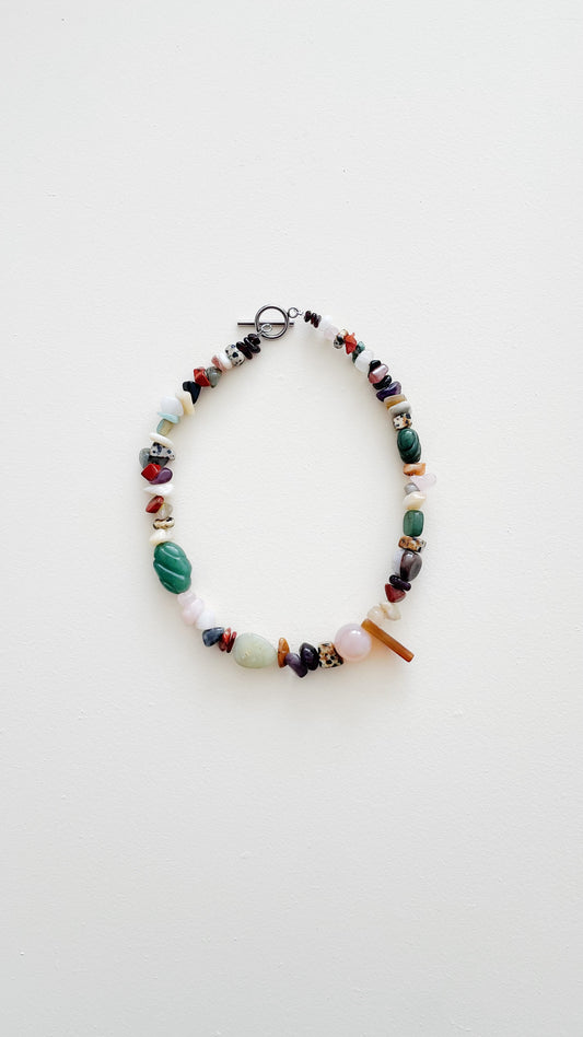 COLLAR EN ESENCIA SIETE CHAKRAS