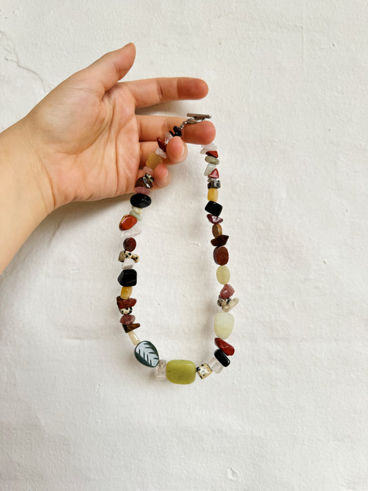 COLLAR EN ESENCIA SIETE CHAKRAS