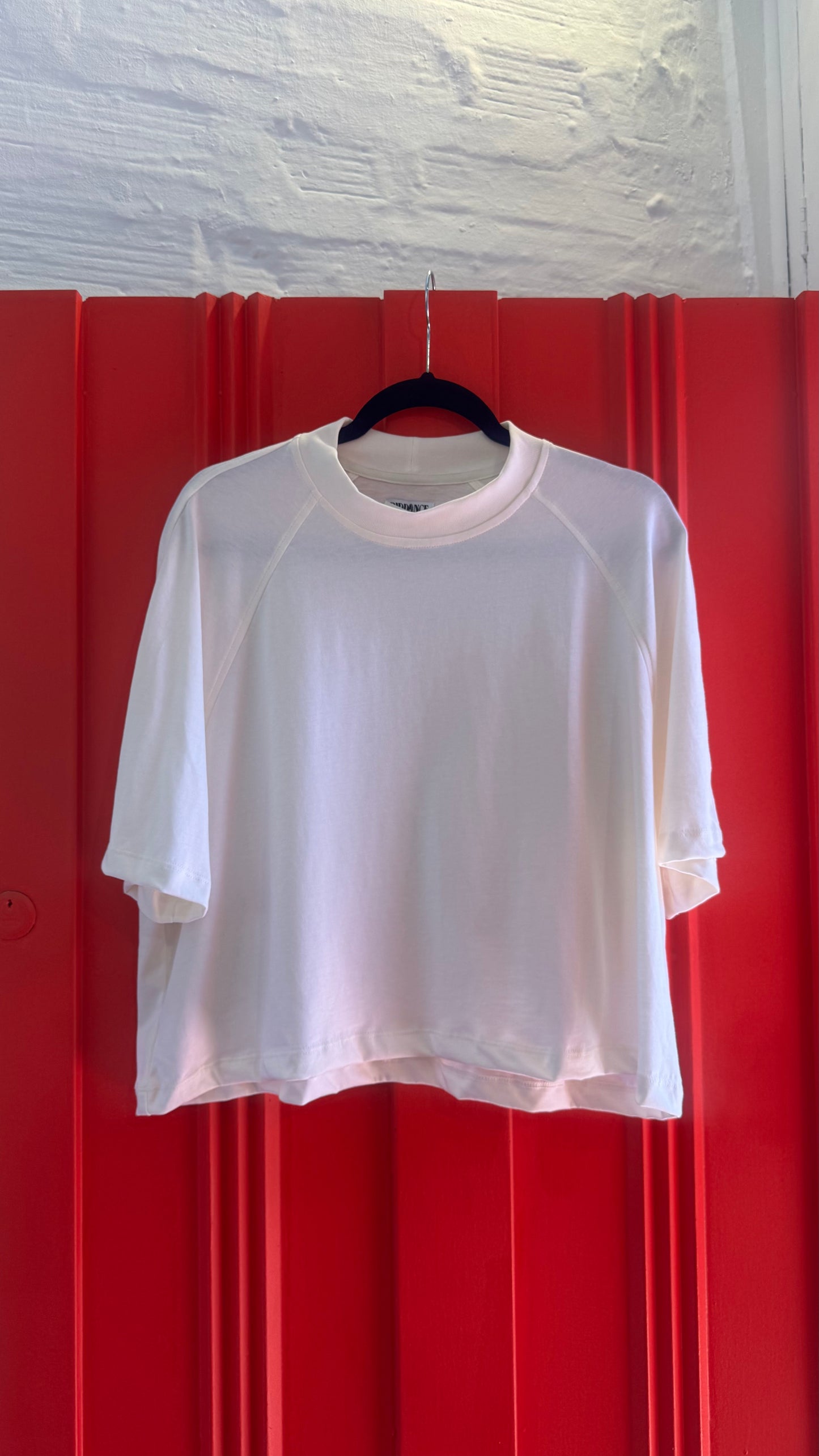 CAMISETA ESPACIO CREMA