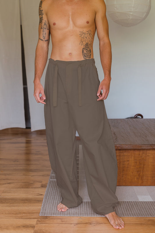 PANTALÓN SENTIDO NUEZ